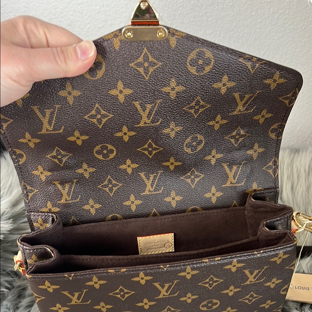 NWT Louis Vuitton Pochette Métis in Monogram Canvas M44875 - Picture 8 of 13